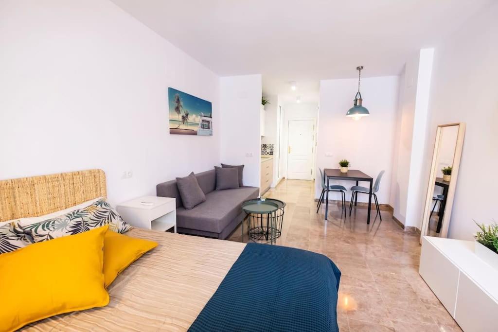 Modern & Cozy Studio Excellent Location Near Beach Torremolinos Buitenkant foto